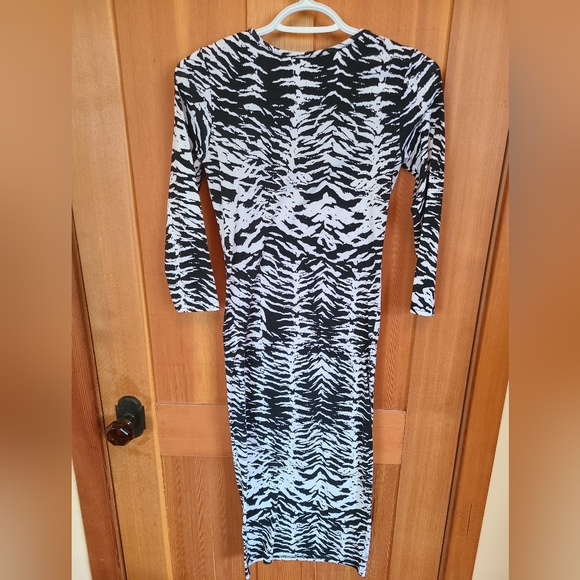 ZEBRA PRINT Stretchy Midi Dress - Picture 2 of 6
